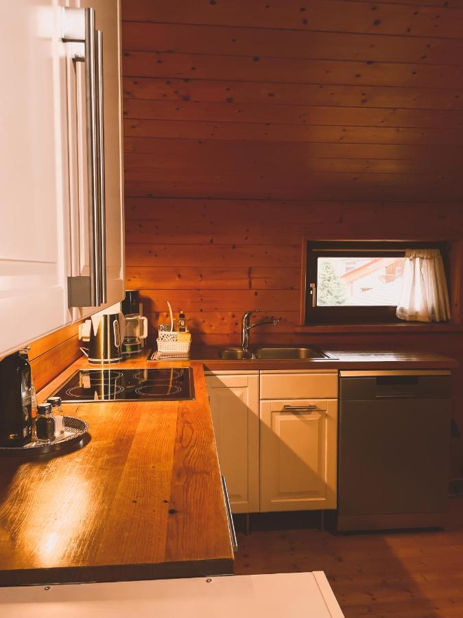 Naturnahes Familienchalet Mit Garten - Wifi - Netflix - Nur 15 Minuten Vom Chiemsee Und 35 Minuten Von Muenchen Entfernt Vogtareuth Eksteriør bilde