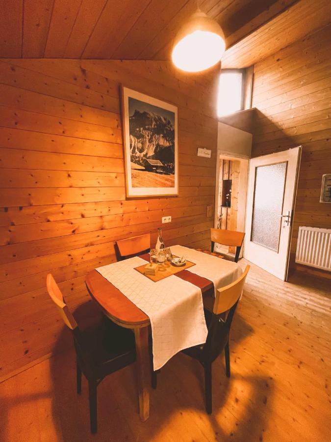 Naturnahes Familienchalet Mit Garten - Wifi - Netflix - Nur 15 Minuten Vom Chiemsee Und 35 Minuten Von Muenchen Entfernt Vogtareuth Eksteriør bilde