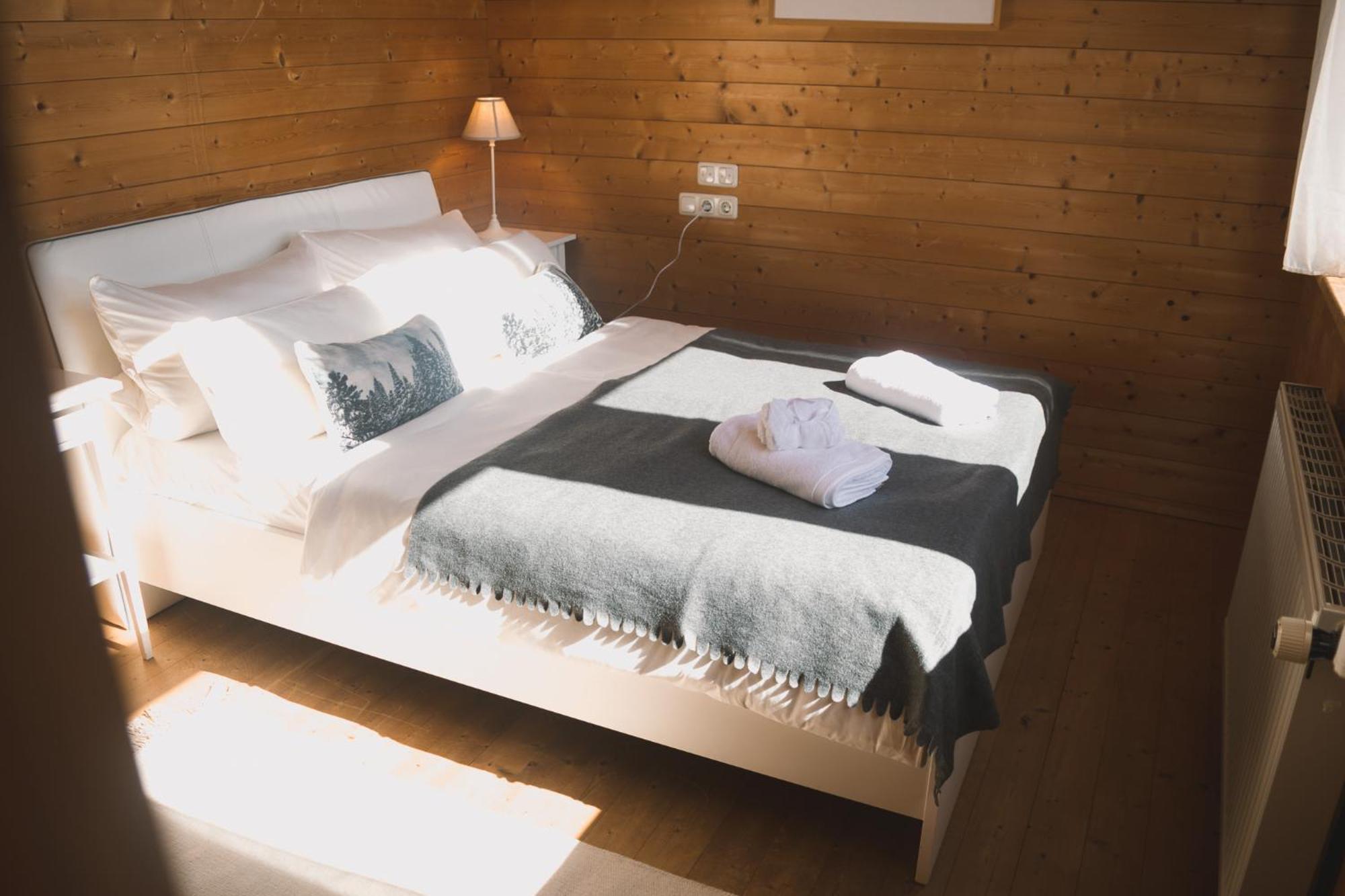 Naturnahes Familienchalet Mit Garten - Wifi - Netflix - Nur 15 Minuten Vom Chiemsee Und 35 Minuten Von Muenchen Entfernt Vogtareuth Eksteriør bilde